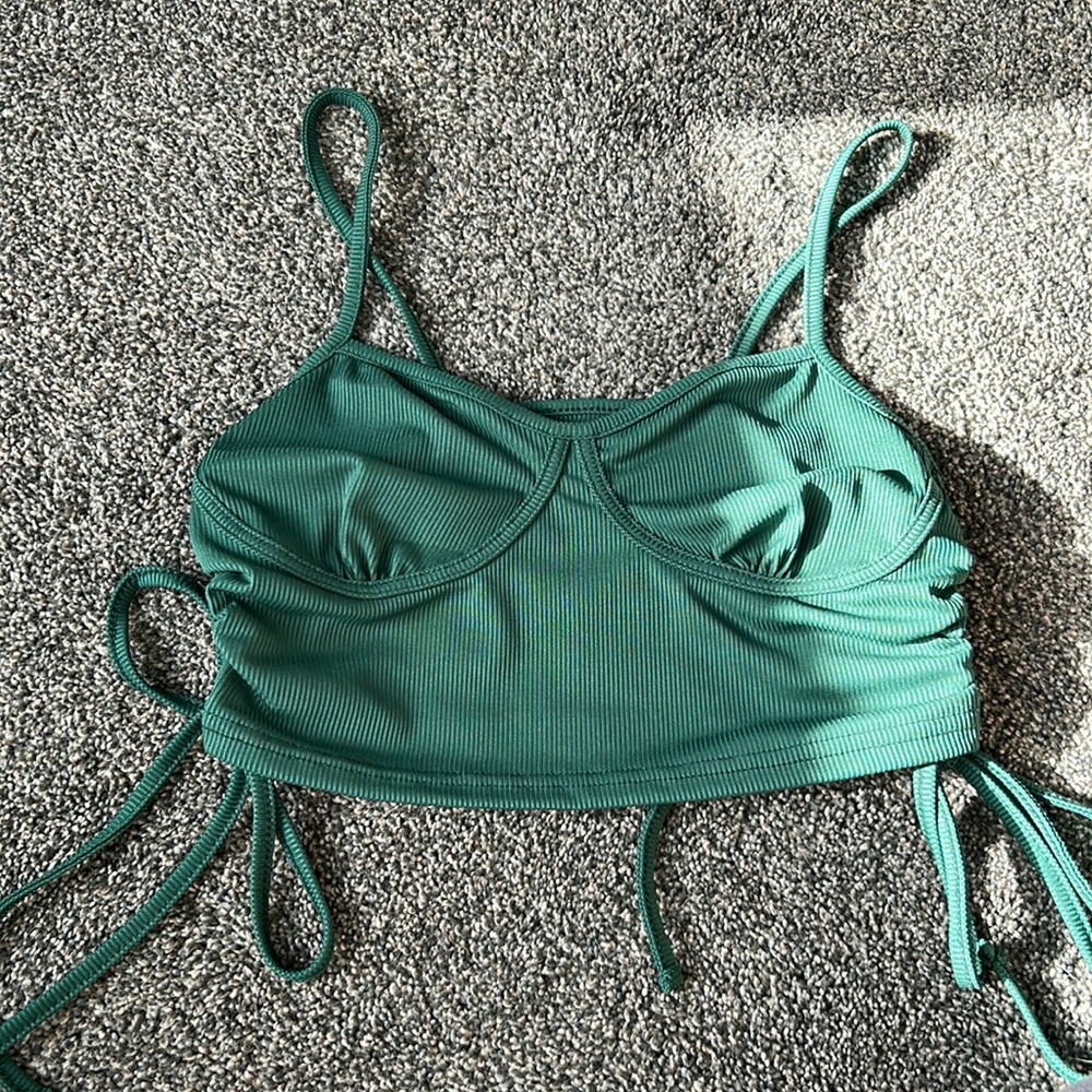 Green crop top
